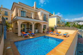 Villa reyes